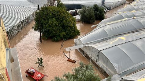 Antalya Kumluca güne sel felaketiyle uyandı