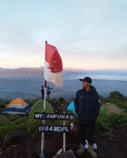 2 Jalur Pendakian Gunung Tampomas Via Cibeureum Dan Narimbang Gunung