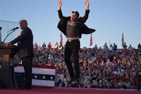 Personaje Extrem De Controversate Vor Conduce Sua Donald Trump Vine Cu