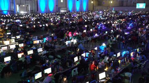 A Lot Of Gamers Playing On Computer Games In The Great Hall Stock