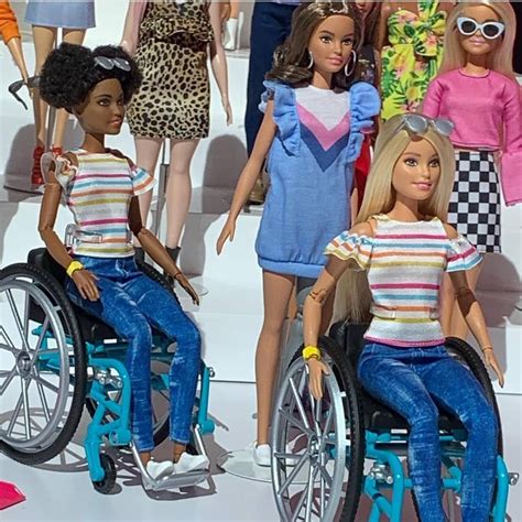 Barbie on wheelchair 2019 | Barbie möbel, Barbie, Puppen