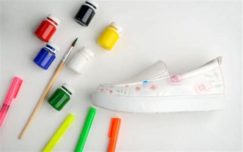 10 Best Fabric Paint For Shoes In 2023: Reviews & Buying Guide – glytterati