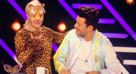 Petite Merde Chantal Ladesou Insulte Kev Adams Dans Mask Singer