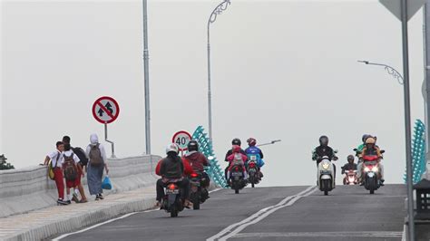 Foto Polisi Jelaskan Soal Viral Flyover Kemayoran Ditutup Beton Di