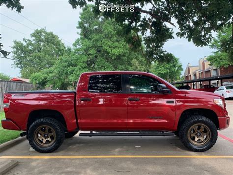 2017 Toyota Tundra Fuel Shok Readylift Custom Offsets