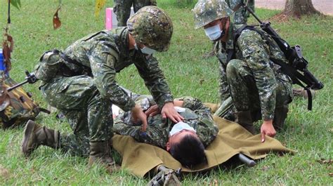 【榮耀印記】104旅通信連期末鑑測 官兵力爭榮耀 論壇 一起來愛國 【榮耀印記】104旅通信連期末鑑測 官兵力爭榮耀 青年日報