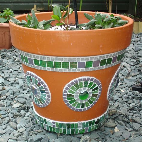 Pin By Barbara Jean On Mosaic Mosaic Flower Pots Mosaic Planters