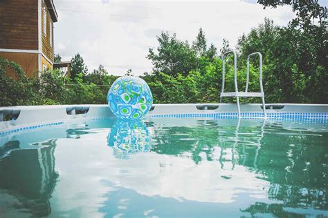 How To Fix A Hole In A Swimming Pool Liner | Storables