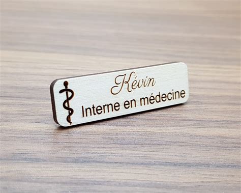 Badge M Dical Personnalis En Bois Petit Mod Le M Decin Interne En