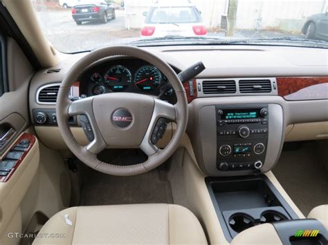 2013 GMC Yukon SLE Dashboard Photos GTCarLot