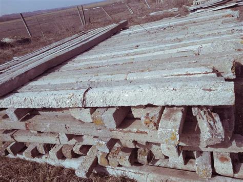 Стовпчики стовпи на огорожу, забор, паркан, сітка дріт, сетка столбики ...