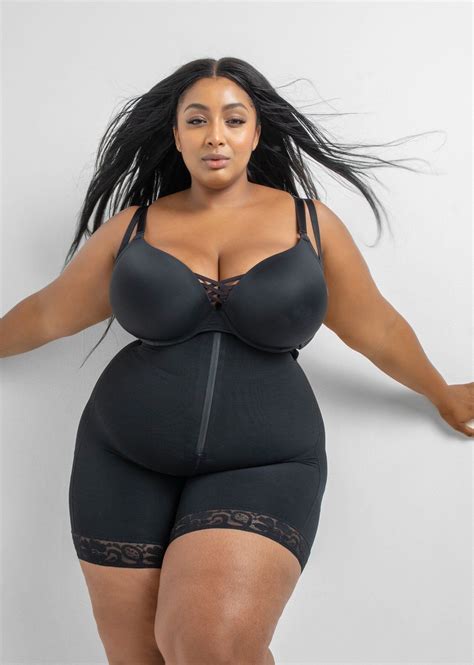 The 10 Best Plus Size Shapewear Sets To Scupt Your Curves