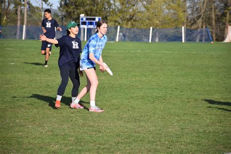 Kendall Short Toss – Varsity Ultimate Frisbee