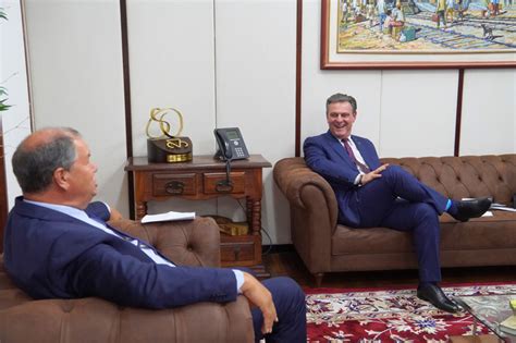 Ministro Fávaro realiza encontro para debater medidas para fomentar