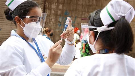 Cuarta dosis anticovid se está aplicando en instalaciones de salud y