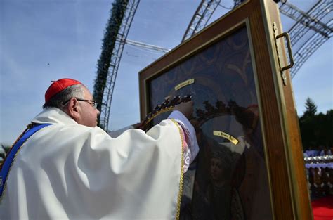 Koronacja obrazu Matki Bożej z Dzieciątkiem w Smolicach Archidiecezja