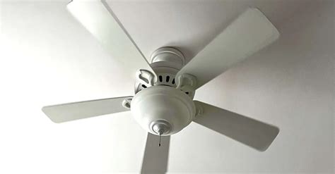 how to clean ceiling fans