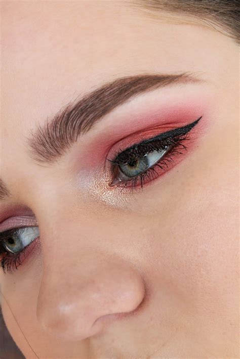 Pink Eye Makeup Looks