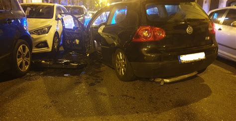 Torre Annunziata Grave Incidente Stradale Auto Si Scontra Con