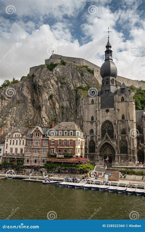 Collegiale Notre Dame Iglesia Bajo Citadel Fort Dinant Belgium Imagen