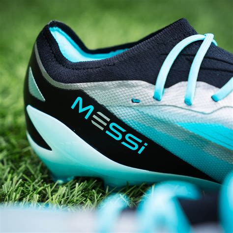 Lionel Messi Vereeuwigd Met Het Adidas Infinito Pack