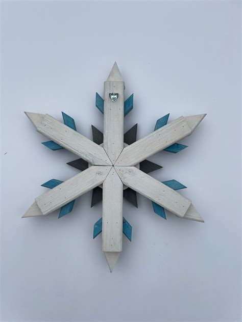 Rustic Wooden Snowflake 16 Inch Wall Hanging Christmas Seasonal Décor