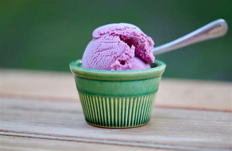 Martha S Vineyard Magazine Summer Berry Ice Cream