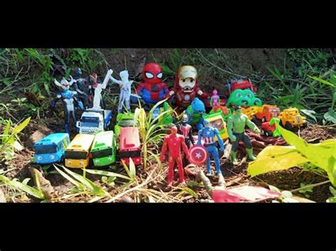 Mencari Mainan Mobil Mobilan Ultraman Super Hero Avengers Hulk Iron