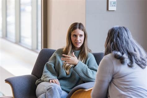 how to become a therapist in illinois