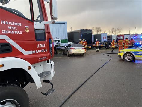 Flucht Vor Der Polizei Im Werlter Gewerbegebiet Endet Mit Unfall Ems