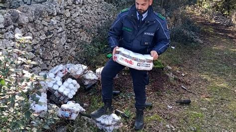 Locorotondo Casse Piene Di Nutella Abbandonate In Campagna