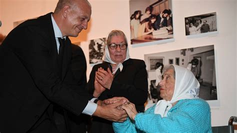 Realizan Homenaje A Hebe De Bonafini Con Una Muestra Fotogr Fica Sobre