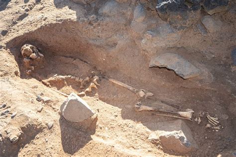 Hallan El ESQUELETO De Un ABORIGEN En Gran Canaria Forocoches