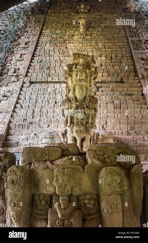 Copan hieroglyphic stairway hi-res stock photography and images - Alamy