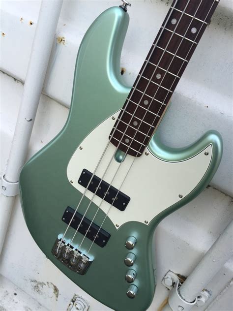 Bebop 4 Custom Green De Gier Guitars Basses