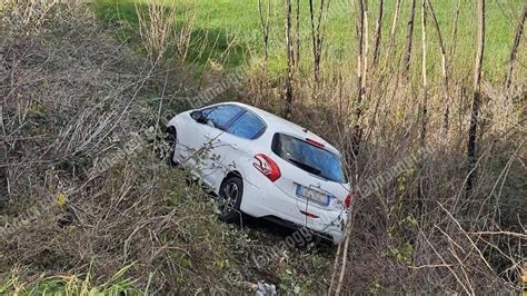 Fuori Strada Con L Auto Paura Per Un Uomo Di Anni Latina Oggi