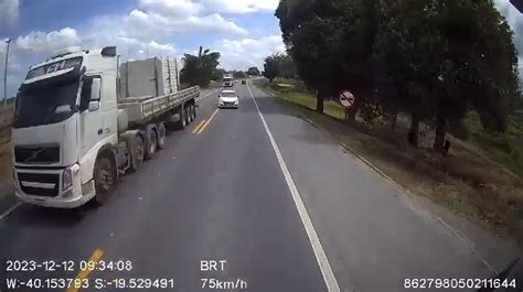 VÍdeo De Câmera De Carreta Flagra Acidente Impressionante Com Morte Na