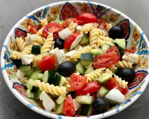 Ensalada Mediterránea De Pasta Y Pepino Receta Ekilu