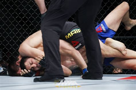 Demian Maia Chokes Out Carlos Condit During Ufc Fight Night