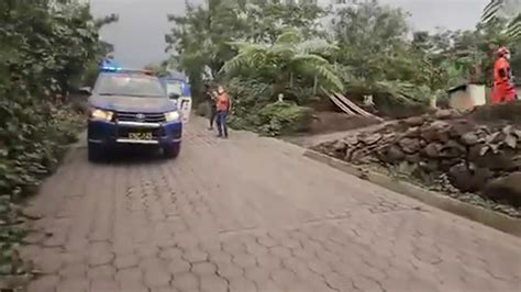 Thousands Evacuated As Guatemalas Fuego Volcano Erupts