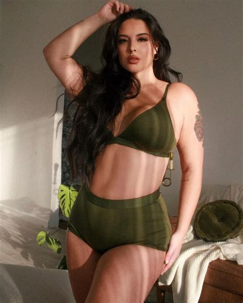 Cinthya Larose Age Height Hot Photos Net Worth Measurements