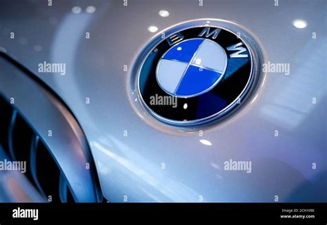 Bmw Logo Hi Res Stock Photography And Images Alamy