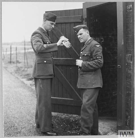 Day In The Life Of An Raf Station Warrant Officer Imperial War Museums