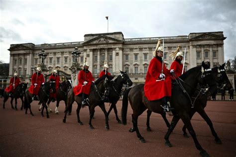 Dos de los caballos que se escaparon en el centro de Londres están