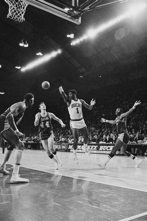 Lakers 33 Game Winning Streak Meets The Bucks January 9 1972