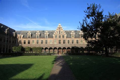 De Universiteit Van Antwerpen Stock Afbeelding - Image of universiteit ...