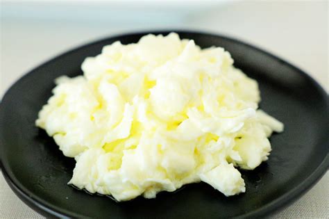 SCRAMBLED EGG WHITES - AlmostNordic