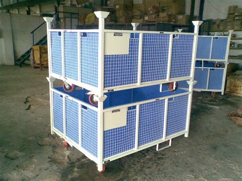 Platform Mild Steel Wire Mesh Trolley Load Capacity Kg 100 Kg At