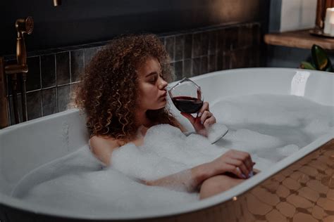 Which Wines Pair Well With A Bath Somm In The City