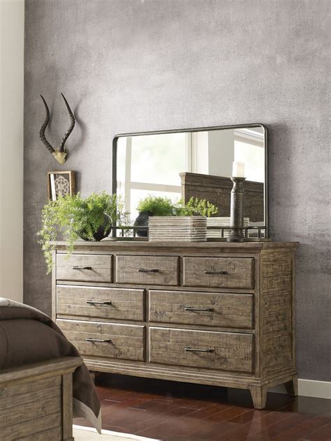 FARMSTEAD DRESSER